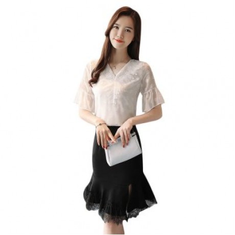 V Neck Half Bell Sleeve Lace Polka Dot Chiffon Women T-shirt (WHITE)