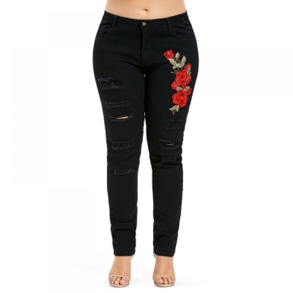 Plus Size Frayed Embroidery Applique Jeans (BLACK)