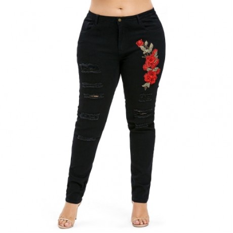 Plus Size Frayed Embroidery Applique Jeans (BLACK)