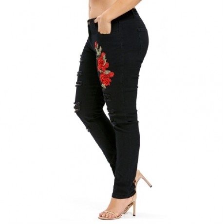 Plus Size Frayed Embroidery Applique Jeans (BLACK)
