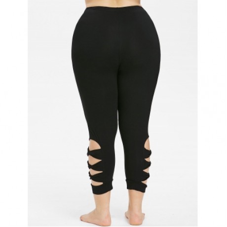Plus Size Ladder Cutout Capri Leggings (BLACK)