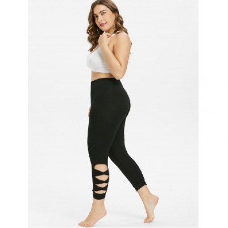 Plus Size Ladder Cutout Capri Leggings (BLACK)