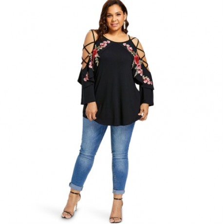Plus Size Embroidery Applique Lattice Sleeve T-shirt (BLACK)