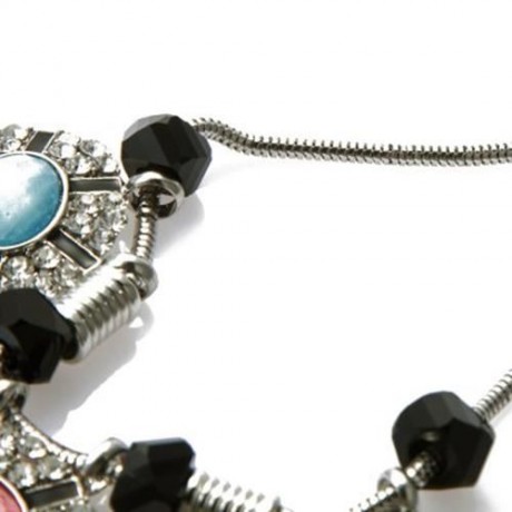 TRENDY ROUND SHAPE PENDANT NECKLACE FOR WOMEN (COLORFUL)