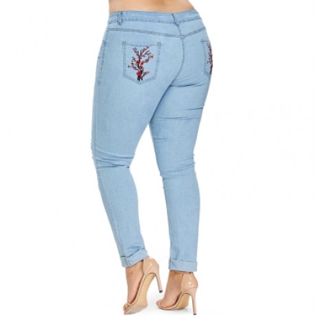 Plus Size Distressed Floral Embroidery Jeans (LIGHT BLUE)