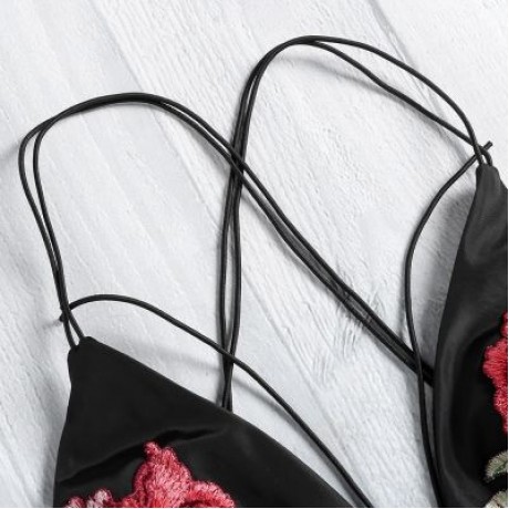 Spaghetti Strap Backless Floral Embroidery Women Bra Top (BLACK)