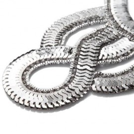 SIMPLE GEOMETRIC PENDANT GOLDEN ALLOY NECKLACE FOR WOMEN (SILVER)