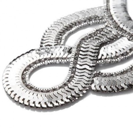 SIMPLE GEOMETRIC PENDANT GOLDEN ALLOY NECKLACE FOR WOMEN (SILVER)