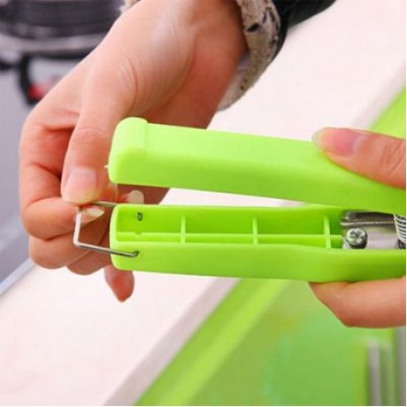 Stainless Steel Anti-hot Bowl Clippers for Container / Barbecue Frame (GREEN)