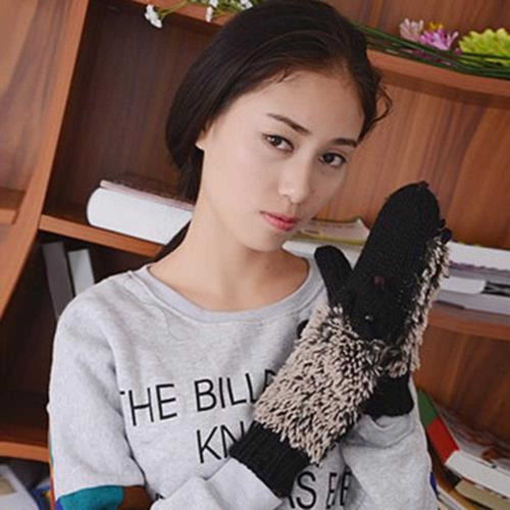 PAIR OF CUTE HEDGEHOG SHAPE COLOR BLOCK KNITTED GLOVES FOR WOMEN (COLOR ASSORTED)