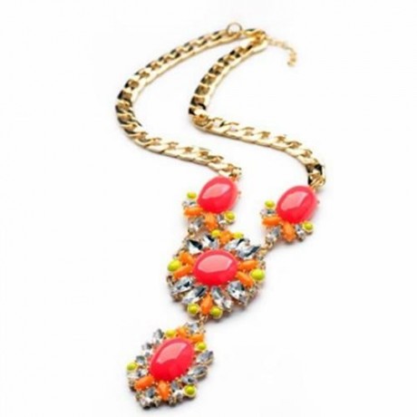 VINTAGE RED WATERDROP SHAPED FAUX GEM DECORATED FLOWER PENDANT NECKLACE FOR WOMEN (RED)