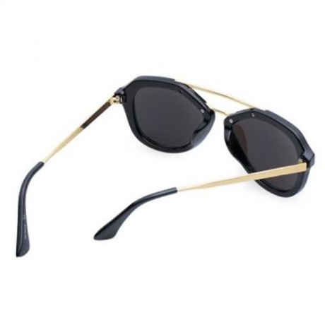 CHIC GOLDEN BAR EMBELLISHED BLACK FRAME SUNGLASSES FOR WOMEN (BLUE)