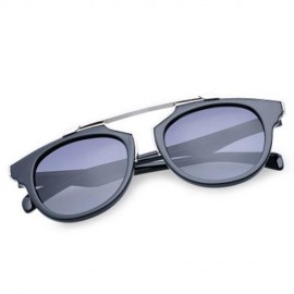 CHIC ALLOY BAR AND FULL FRAME DESIGN SUNGLASSES FOR WOMEN (SILVER GRAY)