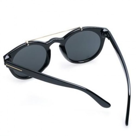 CHIC ALLOY EMBELLISHED SOLID COLOR SUNGLASSES FOR WOMEN (BLACK)