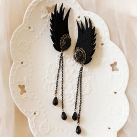 PAIR OF DELICATE FAUX CRYSTAL TASSEL WING WOMEN'S CLIP EARRINGS (BLACK)