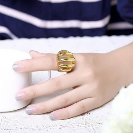R745-A NICKLE FREE ANTIALLERGIC NEW FASHION JEWELRY 18K GOLD PLATED RING (GOLDEN)