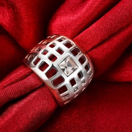 R785-C NICKLE FREE ANTIALLERGIC NEW FASHION JEWELRY 18K GOLD PLATED RING (SILVER)