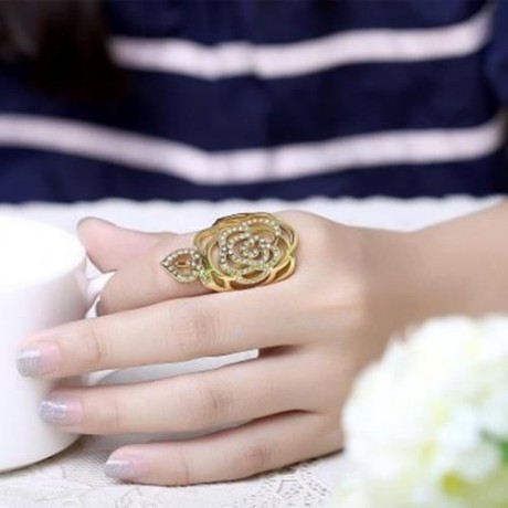 R749 - A NEW FASHION JEWELRY 18K GOLD PLATED RING (GOLDEN)