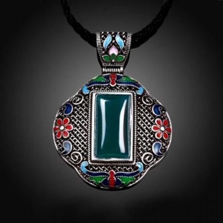 N005-C WOMEN ANTIQUE NATIONAL STYLE CARVING PENDANT NECKLACE (GREEN)