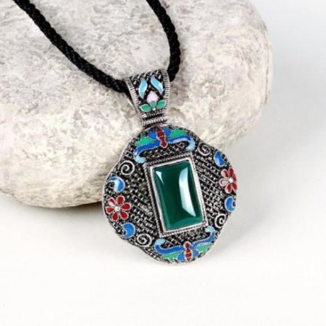 N005-C WOMEN ANTIQUE NATIONAL STYLE CARVING PENDANT NECKLACE (GREEN)