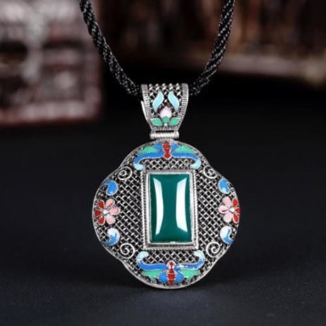 N005-C WOMEN ANTIQUE NATIONAL STYLE CARVING PENDANT NECKLACE (GREEN)