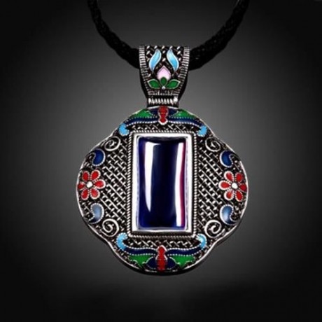 N005-A WOMEN ANTIQUE NATIONAL STYLE CARVING PENDANT NECKLACE (BLUE)