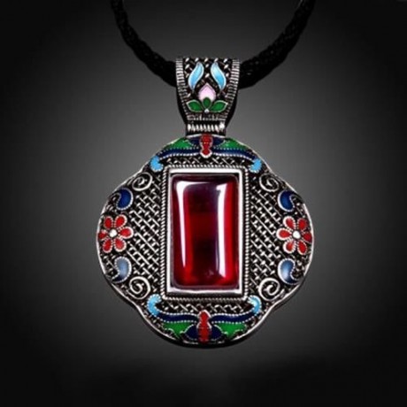 N005-B WOMEN ANTIQUE NATIONAL STYLE CARVING PENDANT NECKLACE (RED)