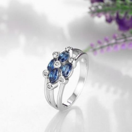 R414 - A FASHION JEWELRY ZIRCON RING (SILVER)
