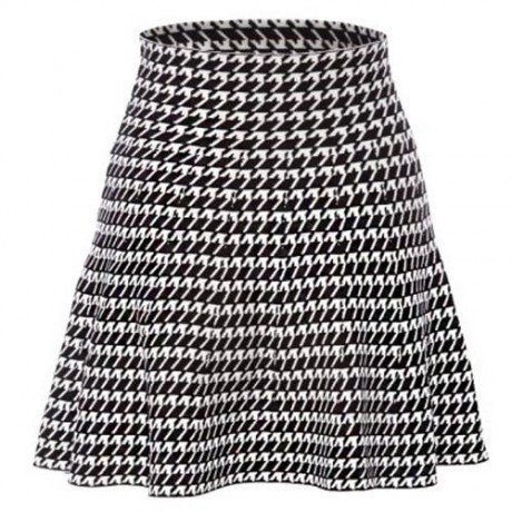 CHIC PURE COLOR HIGH WAIST WOOLEN KNITED PLEATED GIRLS SKIRT (WHITE AND BLACK)