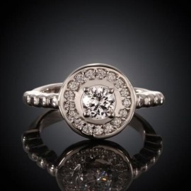 DELICATE WOMEN'S RHINESTONE DECORATED ROUND WHITE GOLD RING (PLATINUM)