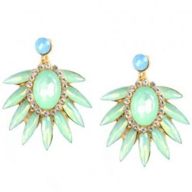 PAIR OF BEADS FAUX GEM LEAF EARRINGS (GREEN)