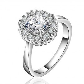 FASHIONABLE ROUND EMBELLISHED RHINESTONE WOMEN'S RING (WHITE)