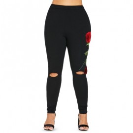 Plus Size Cut Out Floral Embroidery Leggings (BLACK)