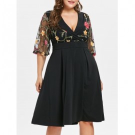 Plus Size Embroidery Surplice Dress (BLACK)