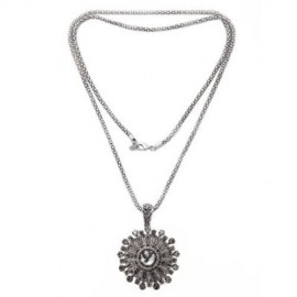 CHIC WOMEN'S SUNFLOWER SHAPE RHINESTONE DECORATED SWEATER CHAIN NECKLACE (COLOR ASSORTED)