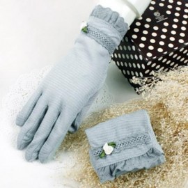 PAIR OF CUTE LACE SOLID COLOR GLOVES FOR WOMEN (RANDOM COLOR)