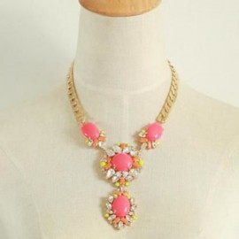 VINTAGE RED WATERDROP SHAPED FAUX GEM DECORATED FLOWER PENDANT NECKLACE FOR WOMEN (RED)