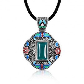 N005-C WOMEN ANTIQUE NATIONAL STYLE CARVING PENDANT NECKLACE (GREEN)